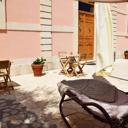 Antico Casale Benalì Bed & Breakfast 4*
